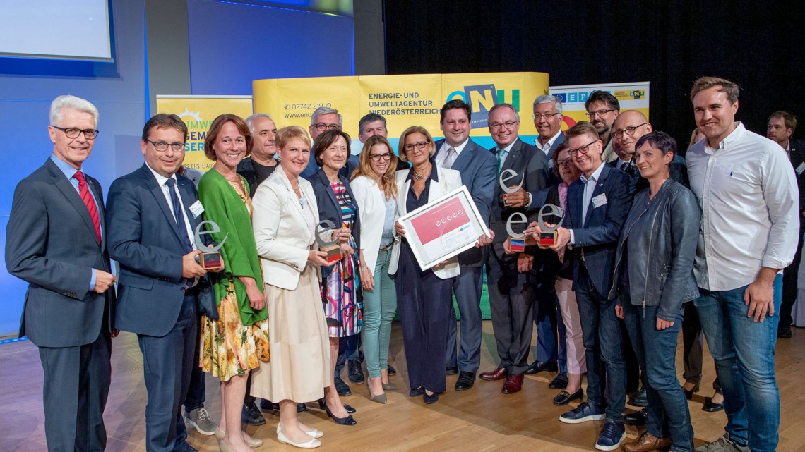 GR Ernst Schebesta , GR Herbert Dopplinger, GRin Angela Stöckl-Wolkerstorfer, StR Johann Hornyik, Vizebürgermeisterin Helga Krismer-Huber, Präsident Alfred Riedl, StRin Erna Koprax, Otto Wolkerstorfer, StRin Carmen Jeitler-Cincelli, Landeshauptfrau Joha